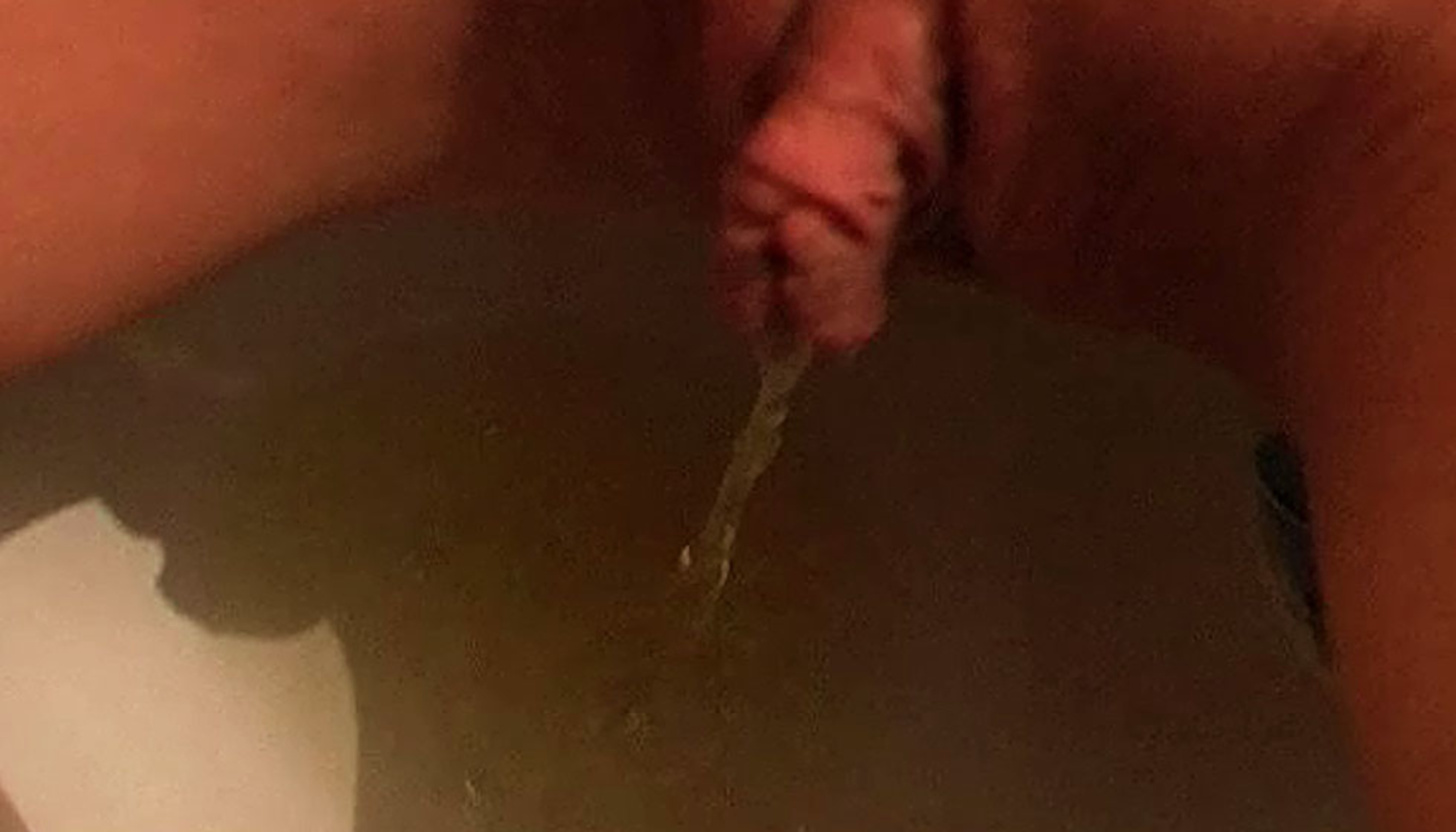 Exclusive Pee between sexy legs Vidz Flix scene