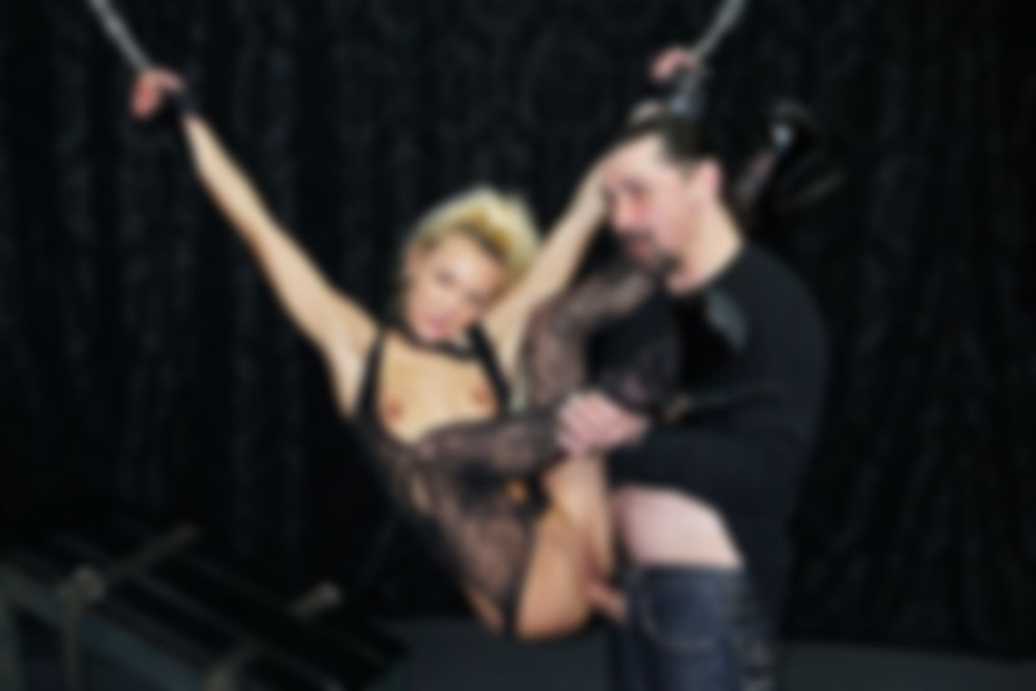 Exclusive Nylon Queen Sina Vidz Flix scene