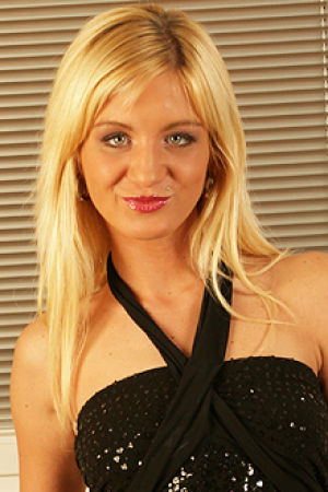 Follow Anny on Vidz Flix