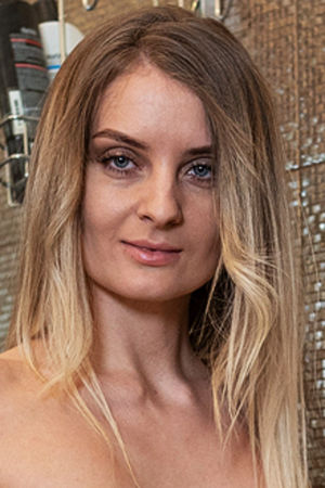 Follow Emanuela on Vidz Flix
