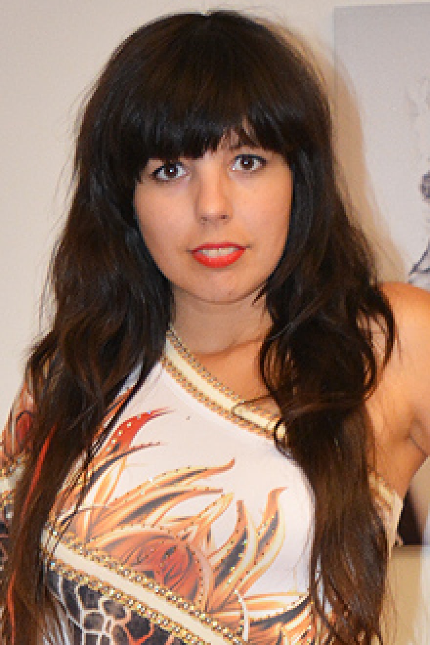 Mia Hot