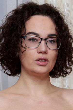 Follow Karolina Rus on Vidz Flix