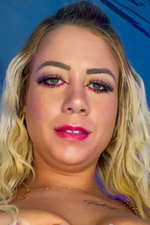 Follow Beatriz Sampaio on Vidz Flix
