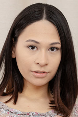 Follow Roxy Muray on Vidz Flix